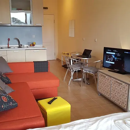 C32 In Dream Complex *